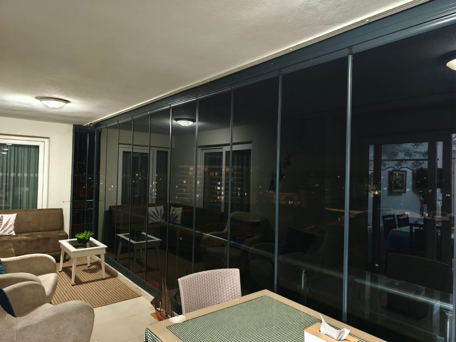 Cam Balkon